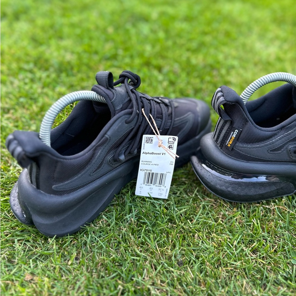 Women’s running shoes Adidas AlphaBoost V1 Core Black brand new size 8,5 us - Picture 6 of 6